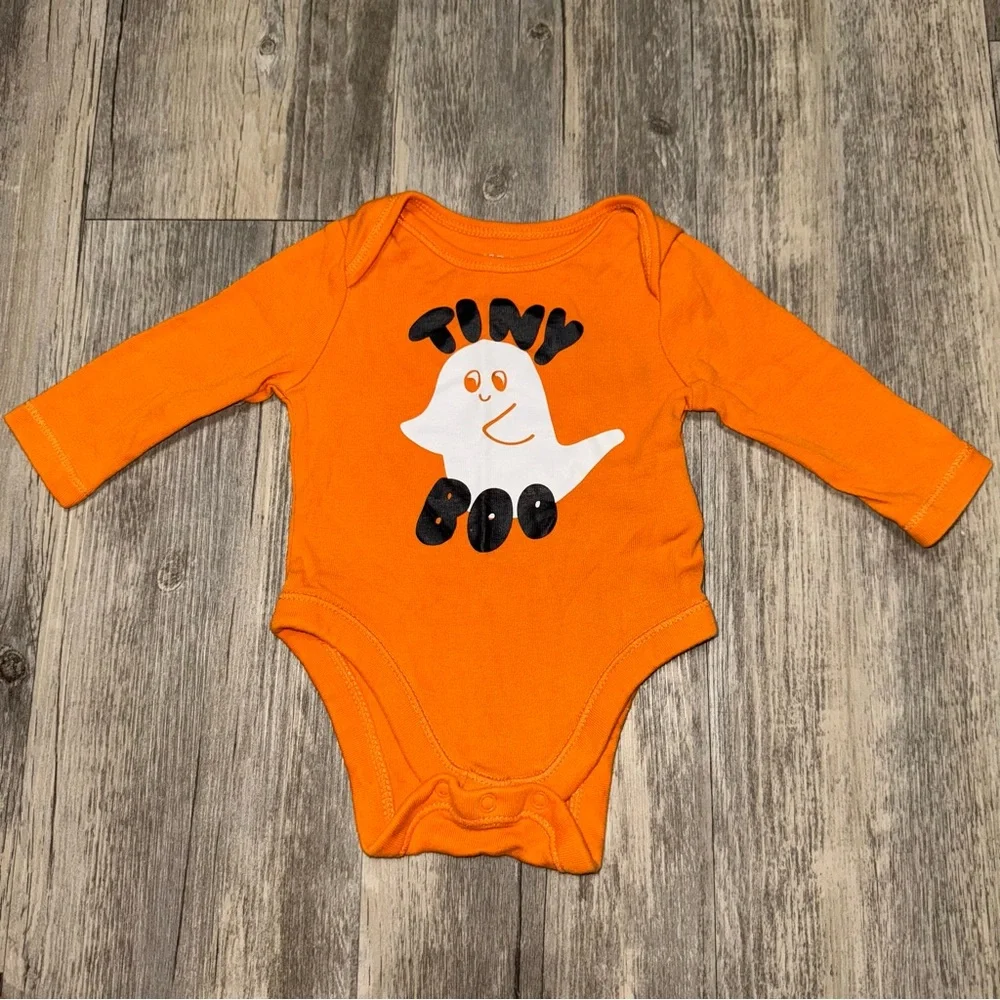 ☀️6/$20☀️ Old Navy Tiny Boo Onesie